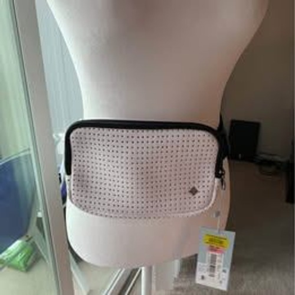 Antonio Melani Active All-Around Waist Bag Fanny Pack - New with Tags - White - Picture 2 of 9